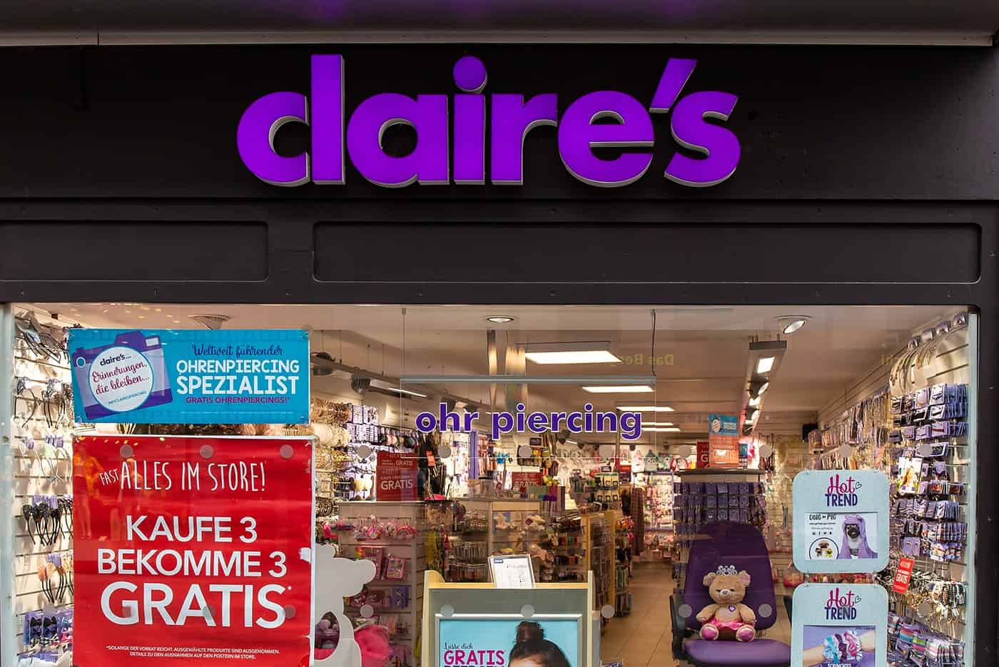 Asbestos found in Claire's cosmetics, FDA says